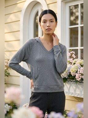 Jessica Simpson Gray V-Neck Hoodie - Size Small
